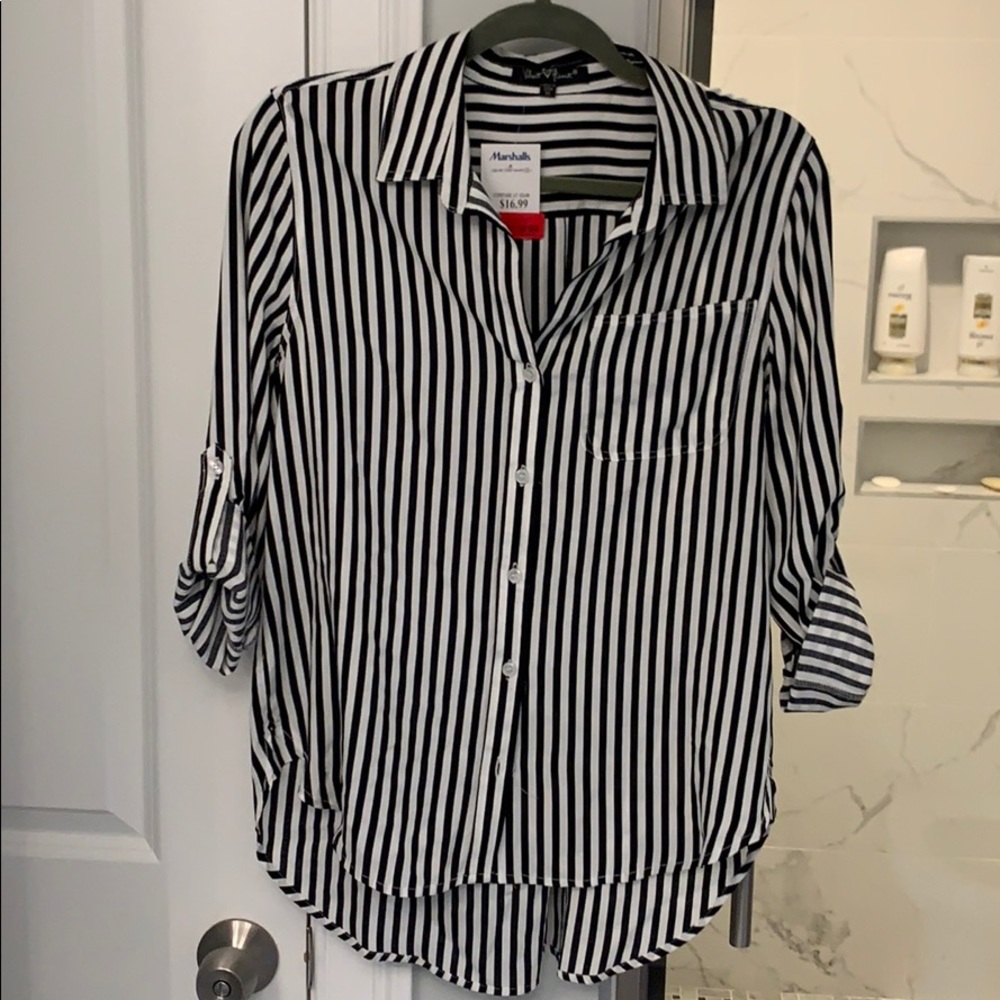 Black and white striped button down shirt sz M NWT